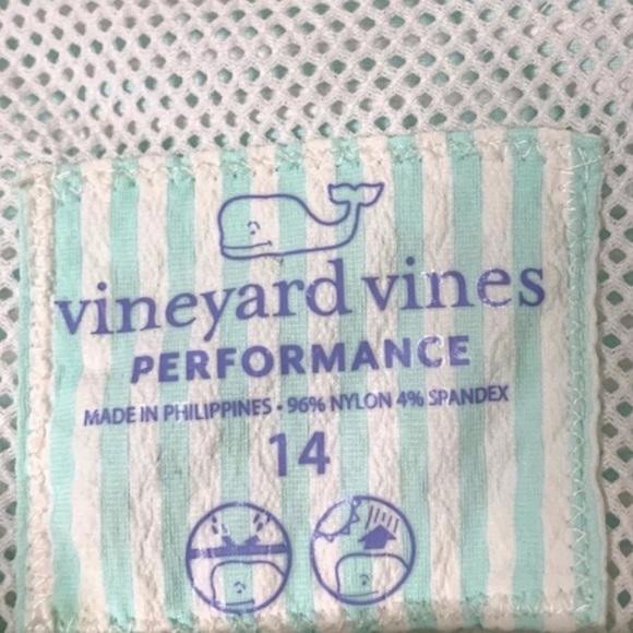 NWT Vineyard Vines Performance Size 14 UPF30 Seersucker Moisture Wicking Romper - Picture 3 of 10